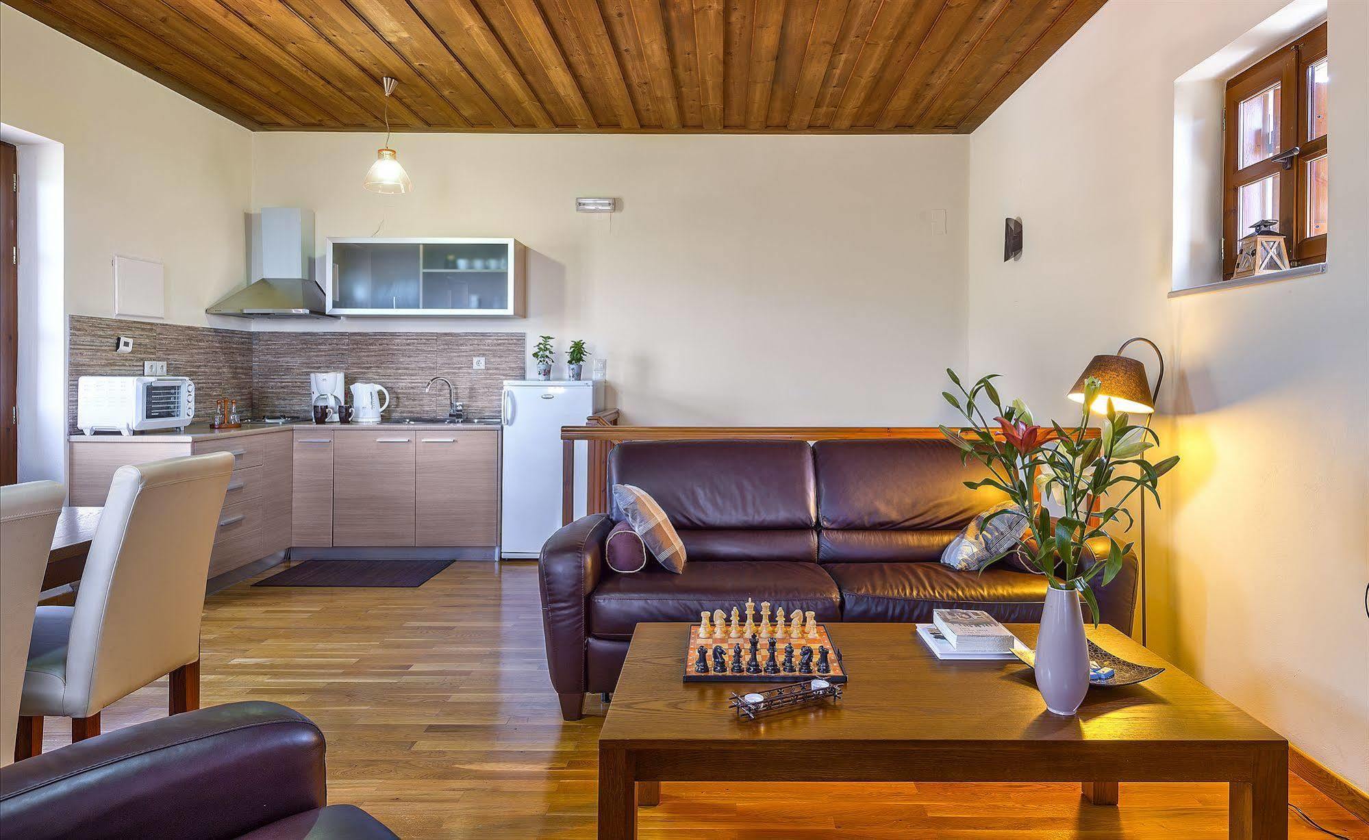 Apirathes Residence Zoúrva Exterior foto
